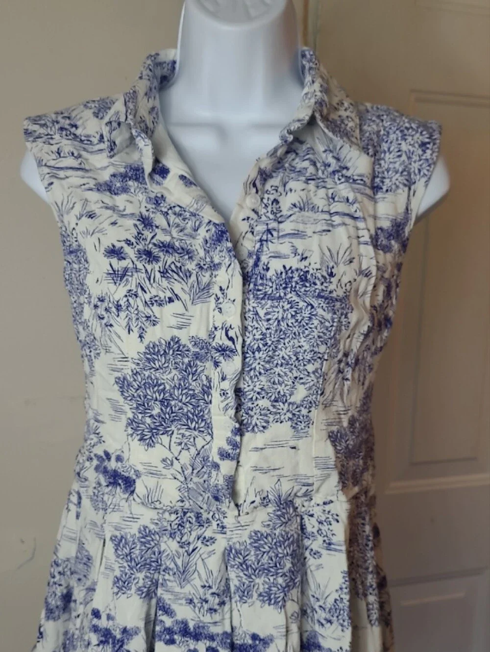 Olivaceous White and Blue Floral Collared Mini Dress